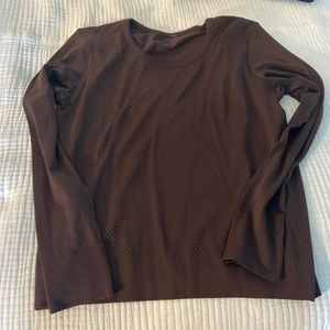 Lululemon exercise long sleeve